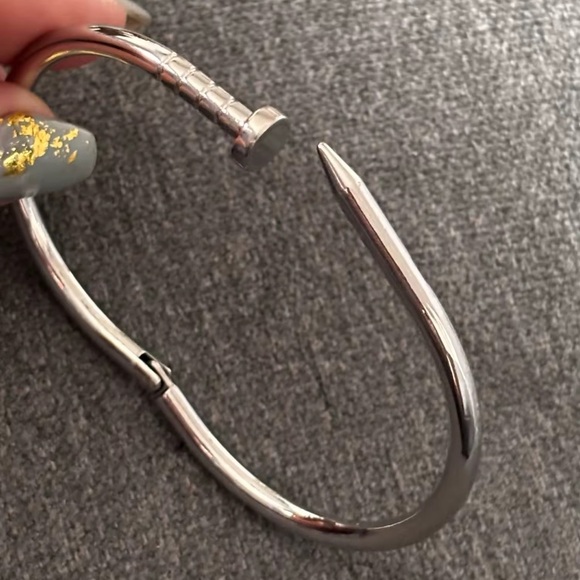 Juste En Clou Nail Gold Stainless Steel Waterproof Minimalist Bracelet - Picture 8 of 8